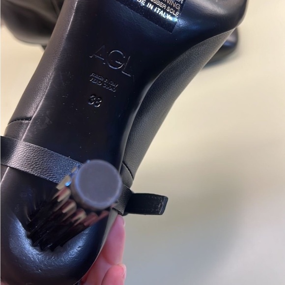 Agl MADE IN ITALY LEATHER Black Heeled Boots with Sleek Silhouette - Picture 9 of 12